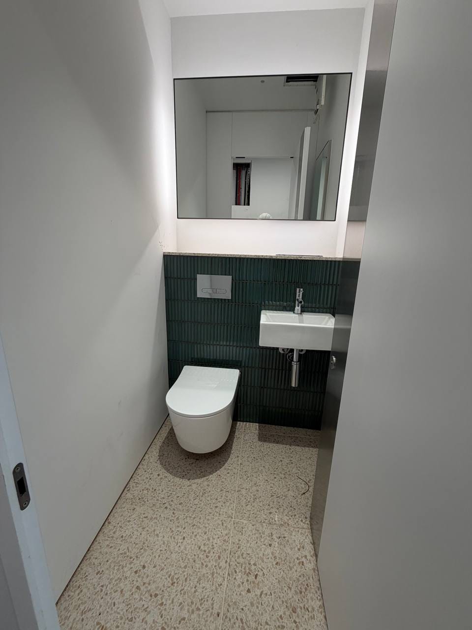 Accessible bathroom tilling